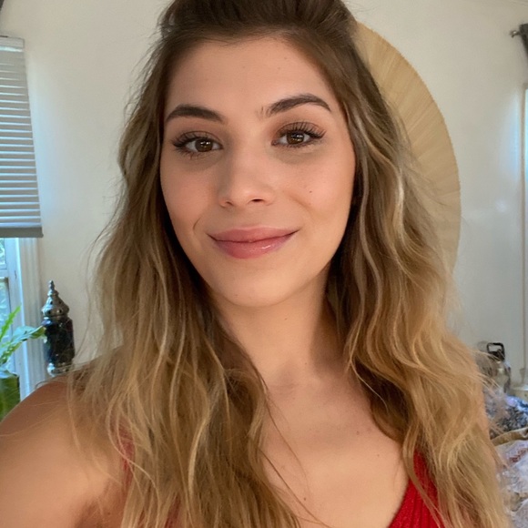 Meet your Posher, Jenna - Picture 3 of 3